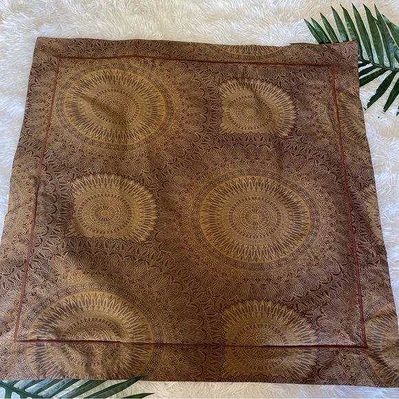 Peacock Alley Couture (2) Euro Shams and (1) Boudoir Sham Pillowcases - Picture 7 of 16